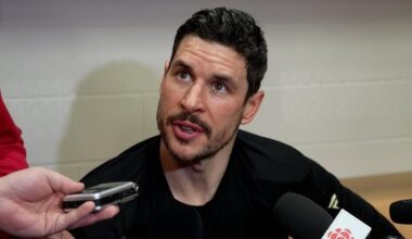 Sidney Crosby makes Jack Hughes look like an idiot!
