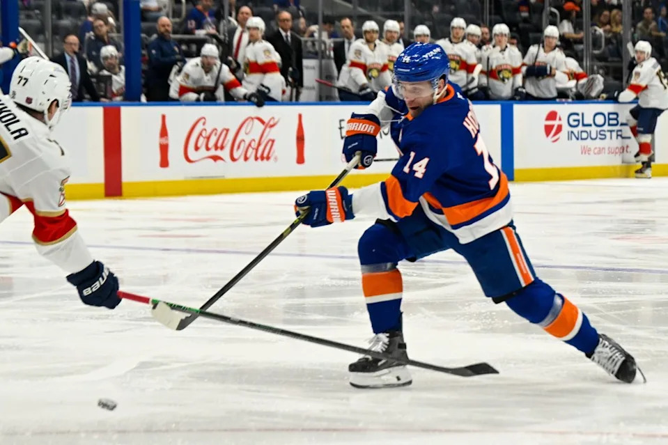 Bo Horvat attempts a shot during the Islanders’ March 1 win over the Panthers. Imagn Images