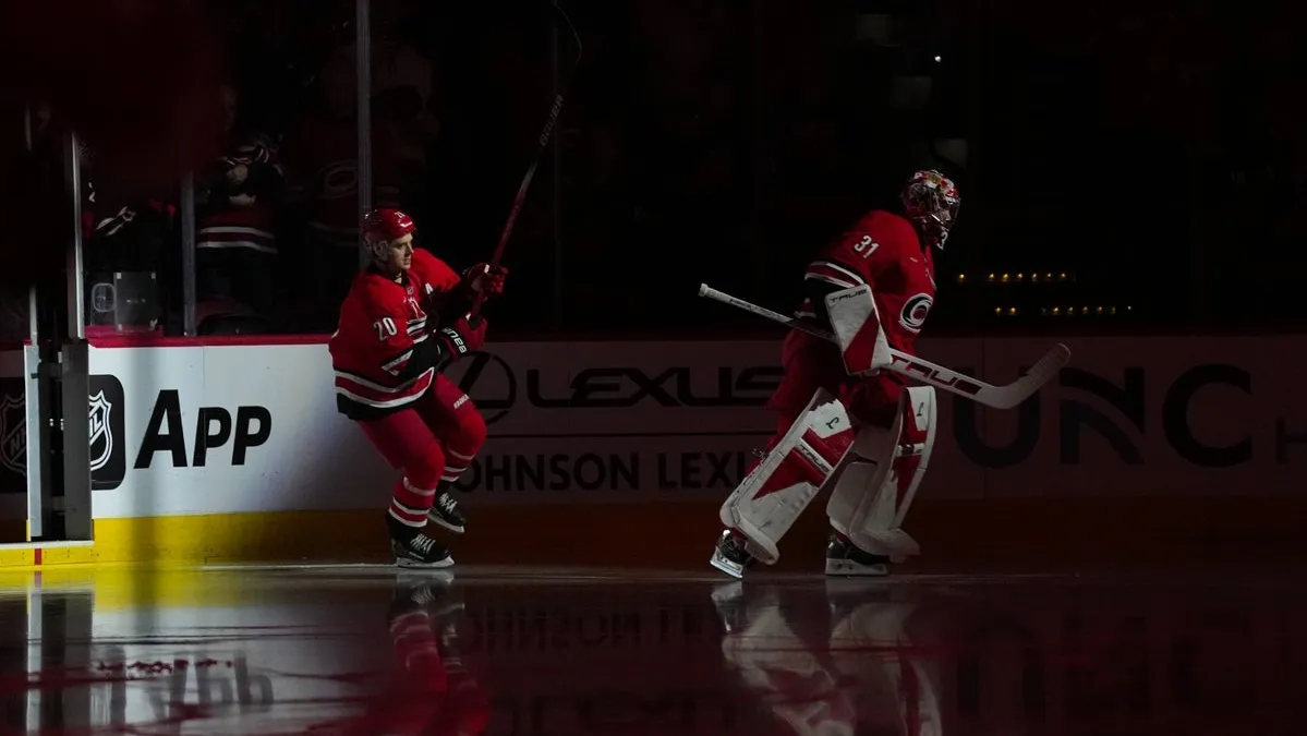 Carolina Hurricanes vs. Vancouver Canucks odds, tips and betting trends