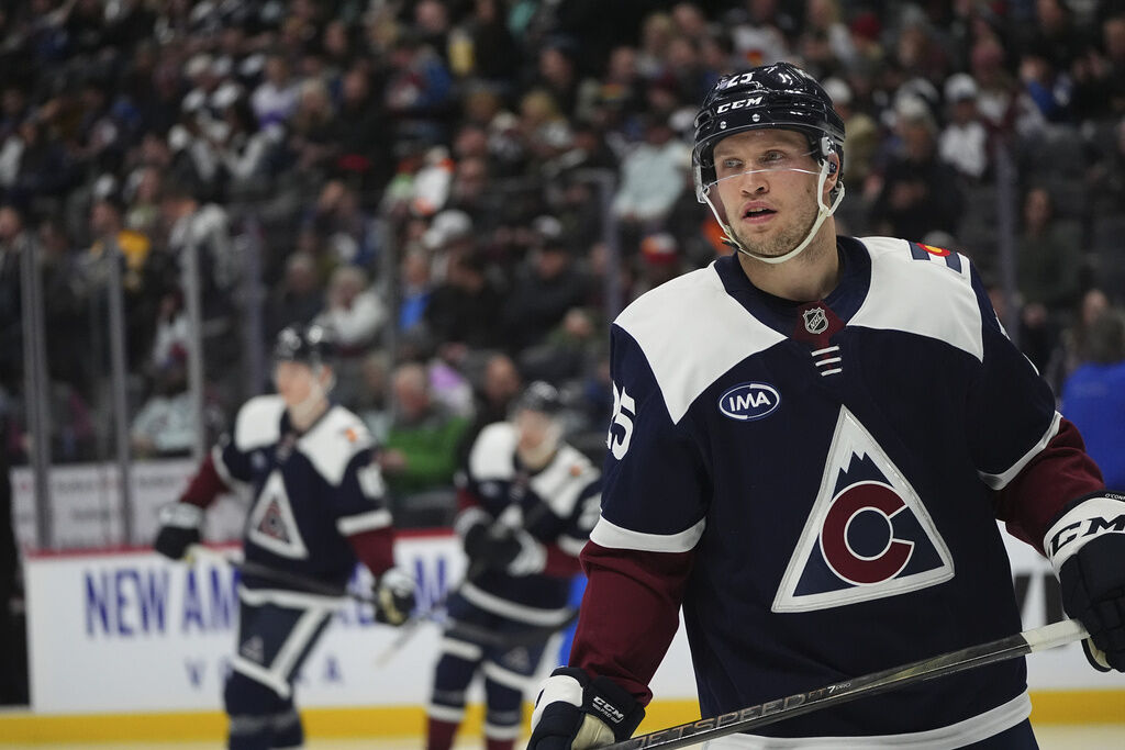 Logan O'Connor gets comfortable in Avalanche's 4-2 loss to Jets