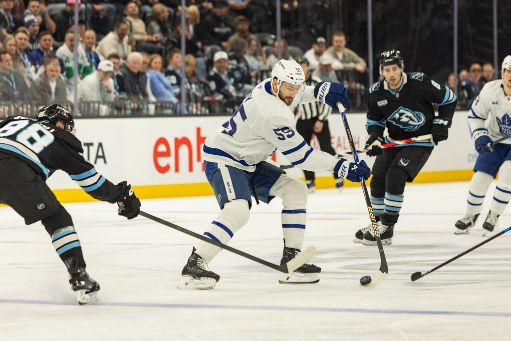 Avalanche get Nicolas Roy, Golden Knights acquire Nic Dowd ahead of the NHL trade deadline