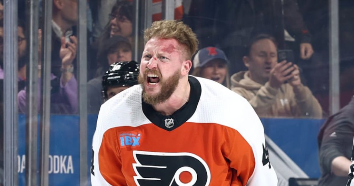 Carolina Hurricanes acquire forward Nicolas Deslauriers from Philadelphia Flyers