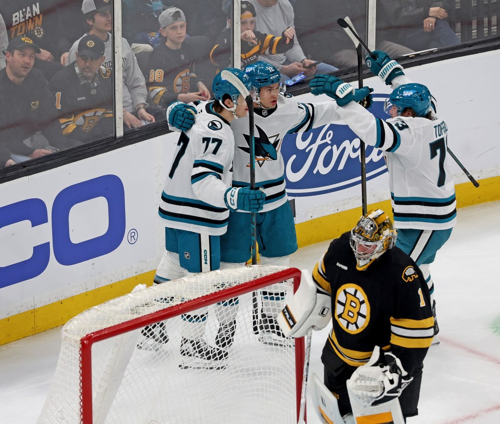 San Jose Sharks, Tyler Toffoli beat the Boston Bruins to continue road trip