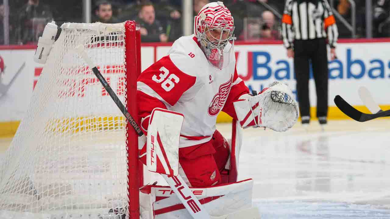 Red Wings' John Gibson injured in win over Devils