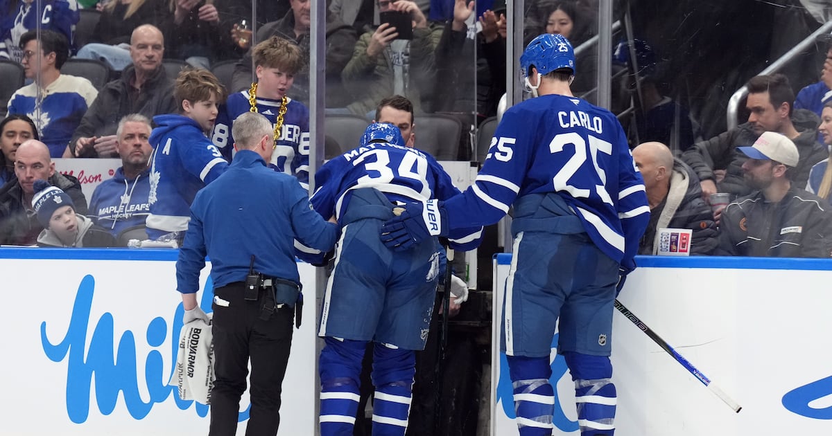Toronto Maple Leafs star Auston Matthews to have MRI Friday after taking knee from Radko Gudas