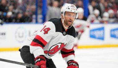 Philadelphia Flyers claim veteran Luke Glendening off waivers; Vancouver Canucks nab Curtis Douglas