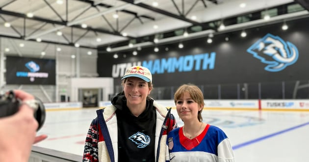 Hilary Knight meets Utah teen at the center of USA Hockey history – Deseret News