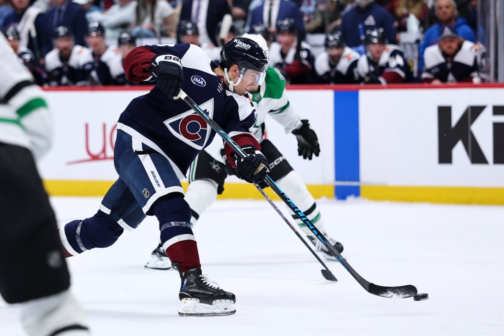 Avalanche's 'identity line' obliterated the Blackhawks
