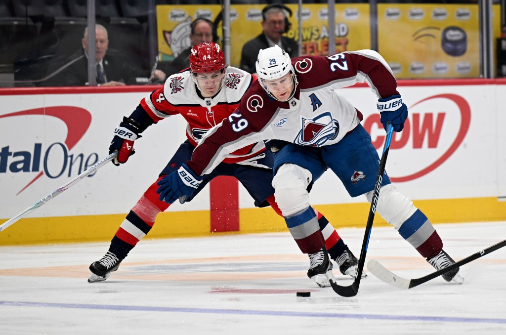 Brock Nelson's overtime goal helps Avalanche survive Capitals