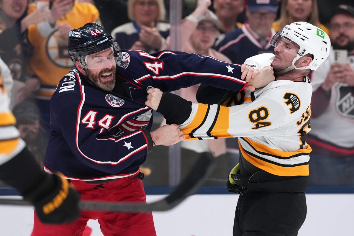 Bruins’ Tanner Jeannot, Mark Kastelic and how a pair of heavyweight bouts can turn a game