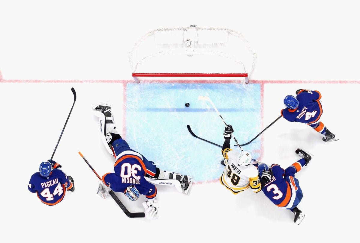 Penguins chase Ilya Sorokin, rout Islanders to earn crucial Metro Division win