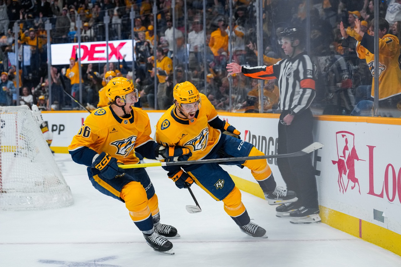 Golden Knights continue to unravel, extend losing streak in 4-1 loss to Predators