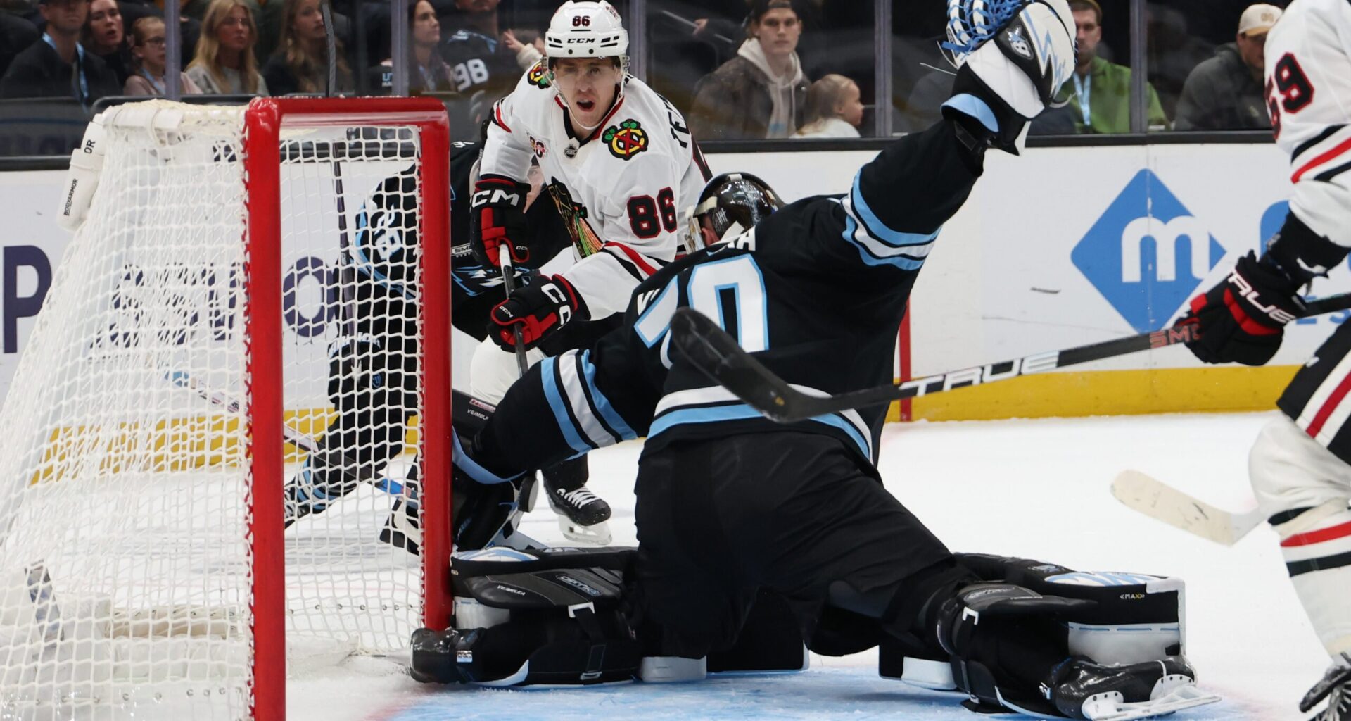 3 Takeaways From Mammoth's 4-0 Loss to Blackhawks - The Hockey Writers - Utah Mammoth