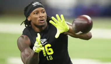 Top Linebacker Prospect Sheds Light On Visit With Steelers image