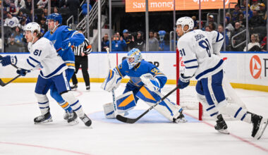 Holloway, Binnington lead Blues to win over Maple Leafs
