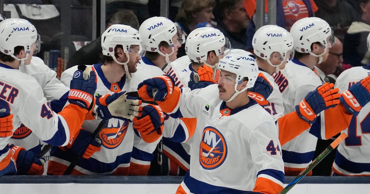 New York Islanders extend Jean-Gabriel Pageau on three-year, $14.55M deal