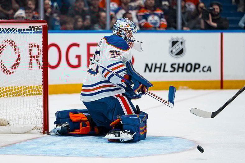 NHL: Edmonton Oilers at Vancouver Canucks