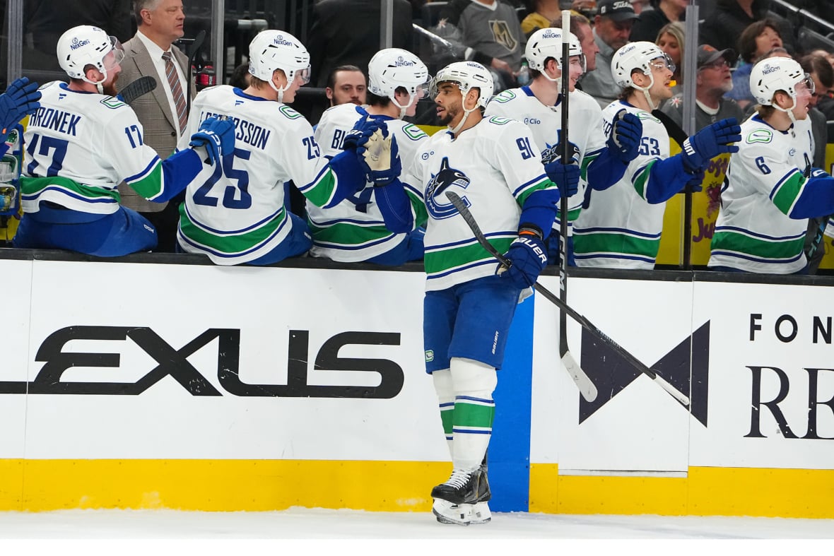 Vancouver Canucks Fall 4-2 in Kane’s 1,000th NHL Game