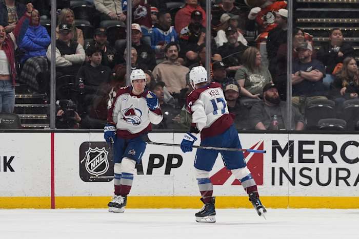 NHL-leading Avalanche win 5-4 in shootout to end Stars' franchise-record 10-game winning streak