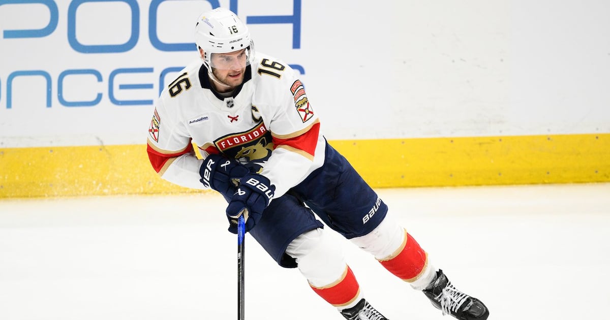 Aleksander Barkov (ACL) joins Florida Panthers for practice
