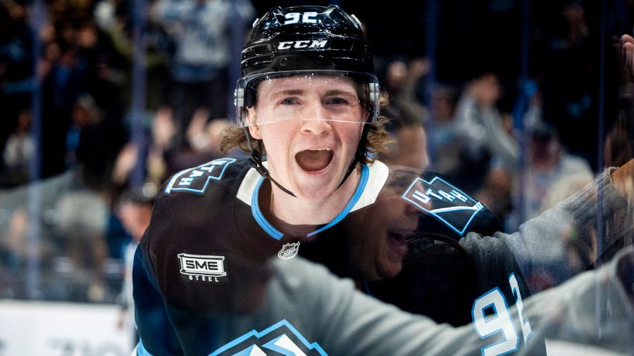 Logan Cooley, Utah Mammoth....