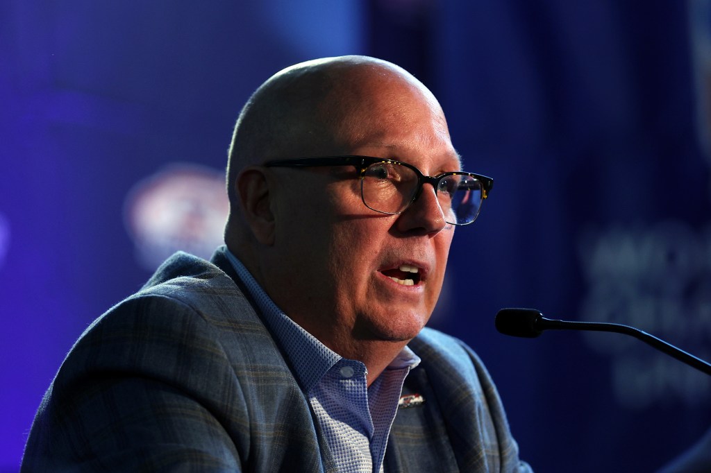 Coach Bob Motzko splits with Gophers hockey