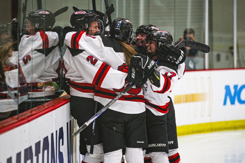 UWRF women's hockey wins NCAA D3 title