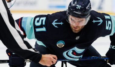 Kraken’s Shane Wright leaves game against Sabres