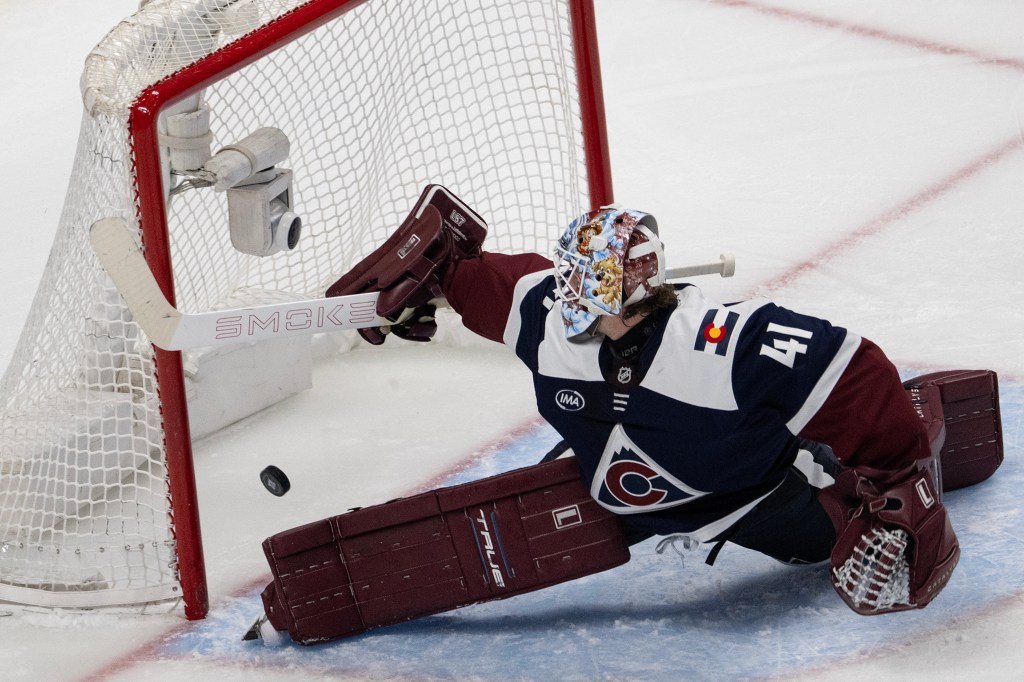 Stars eek by Avalanche in defensive battle between NHL's top two teams