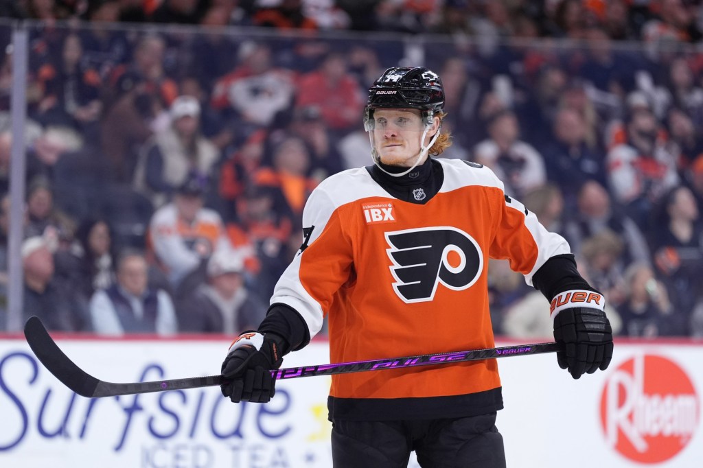 Tippett's hat trick leads Flyers to nail-biting win over Red Wings