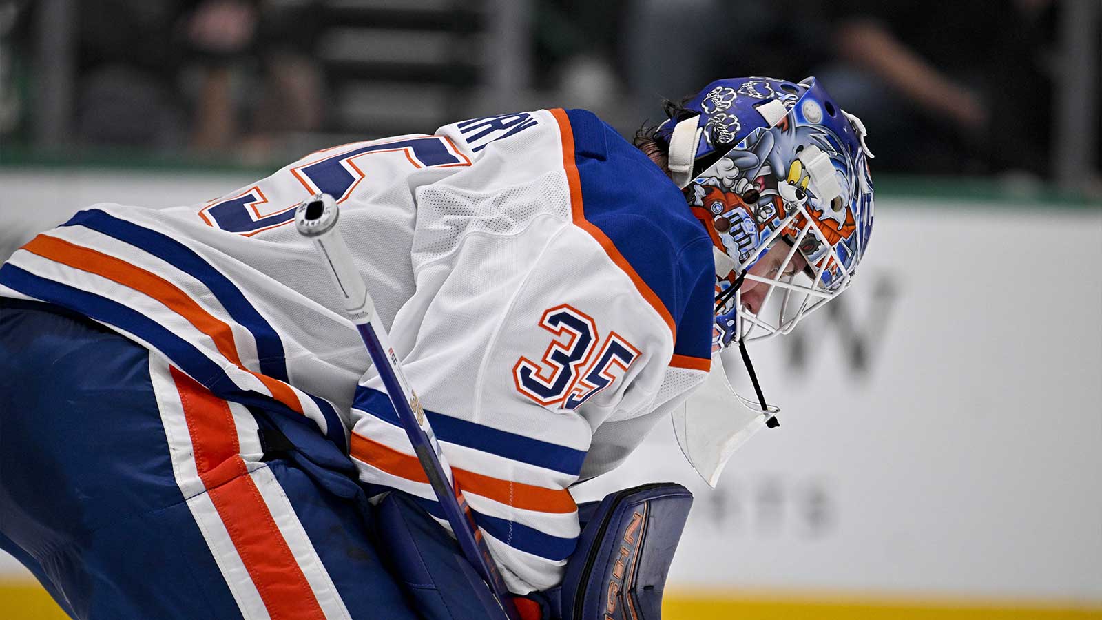 Edmonton Oilers goaltender Tristan Jarry (35) looks down during the second period against the Dallas Stars at the American Airlines Center. 