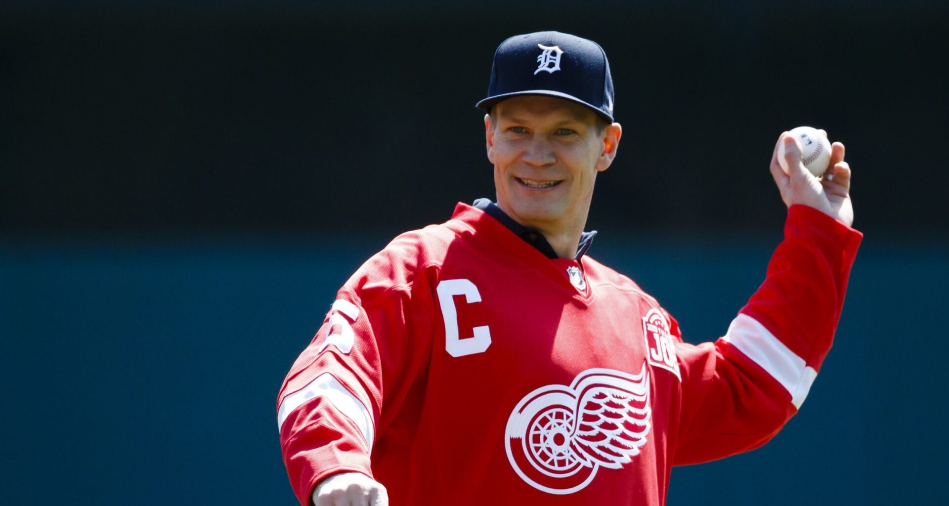 Ilitch launches Detroit SportsNet for Tigers, Red Wings broadcasts