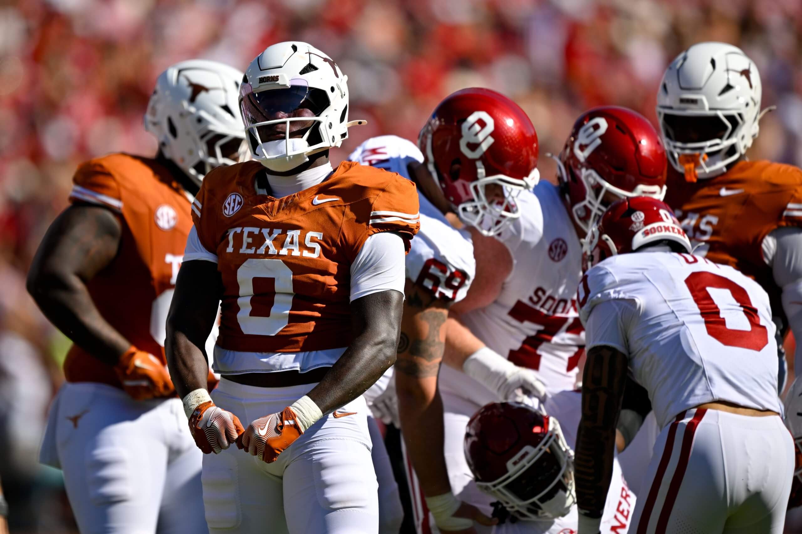 Texas Longhorns linebacker Anthony Hill Jr. (0) celebrates after a defensive stop against the Oklahoma Sooners during the first half at the Cotton Bowl. 