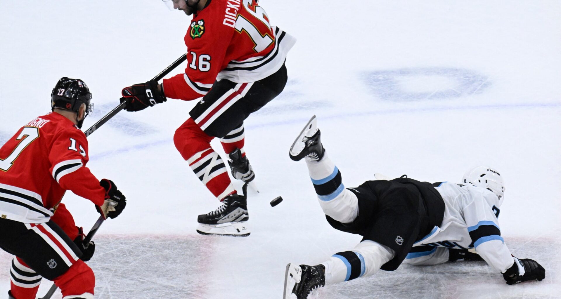 Blackhawks Head West to take on the Mammoth