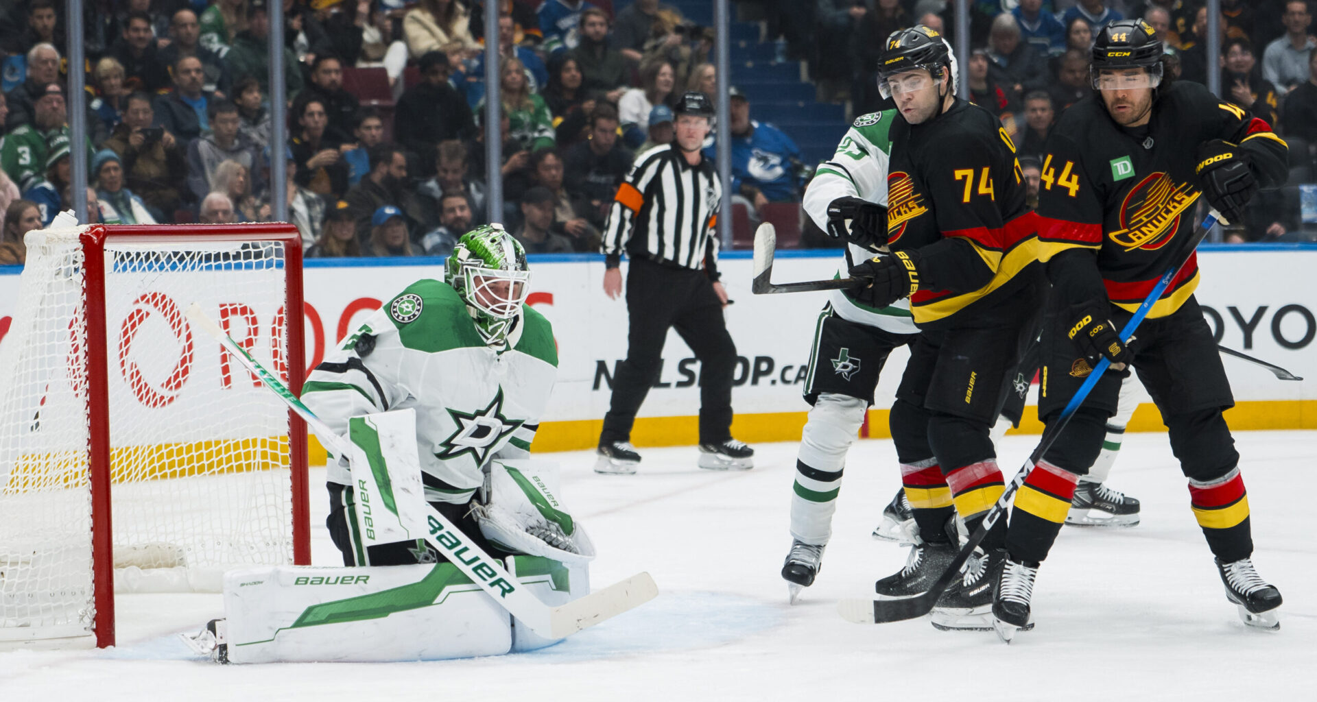 Surging Dallas Stars Visit Vancouver to Kick Off March
