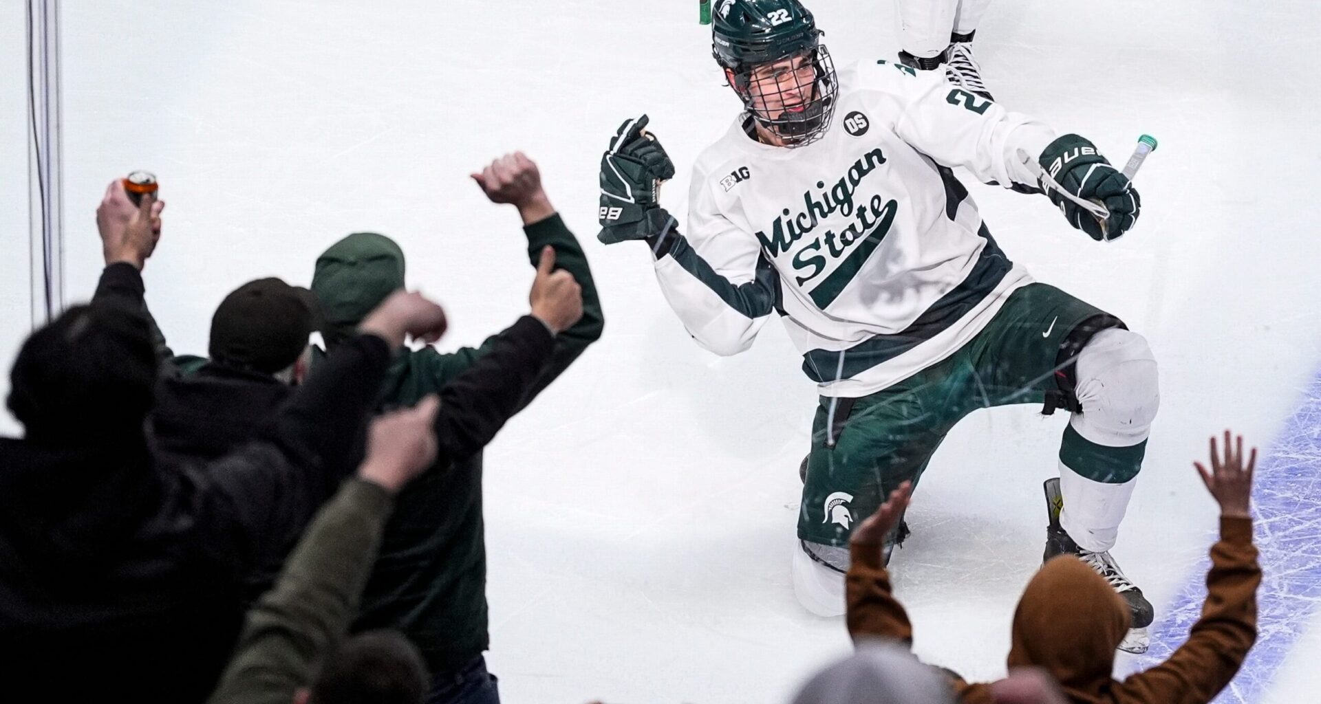 Flyers prospect Porter Martone has statement game in NCAA tournament