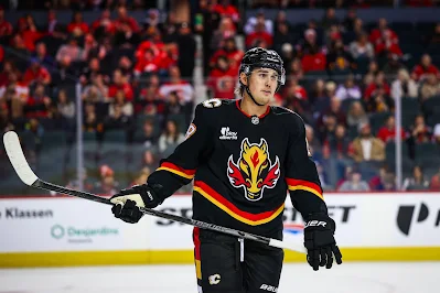 Zach Whitecloud, Calgary Flames