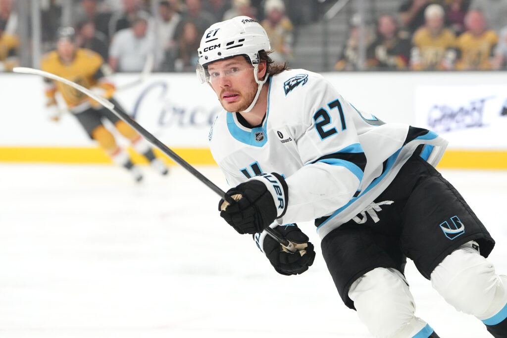 Barrett Hayton Out Week-To-Week With Upper-Body Injury – Pro Hockey Rumors