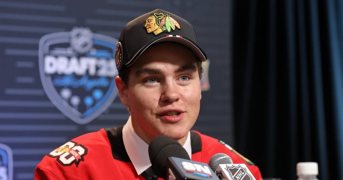 Top prospect Anton Frondell en route to Blackhawks