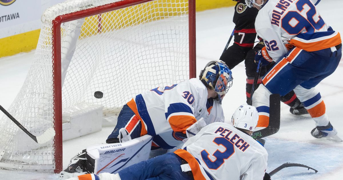 Tkachuk scores with 11.1 seconds left to lift the Senators past the Islanders, 3-2 :: WRAL.com