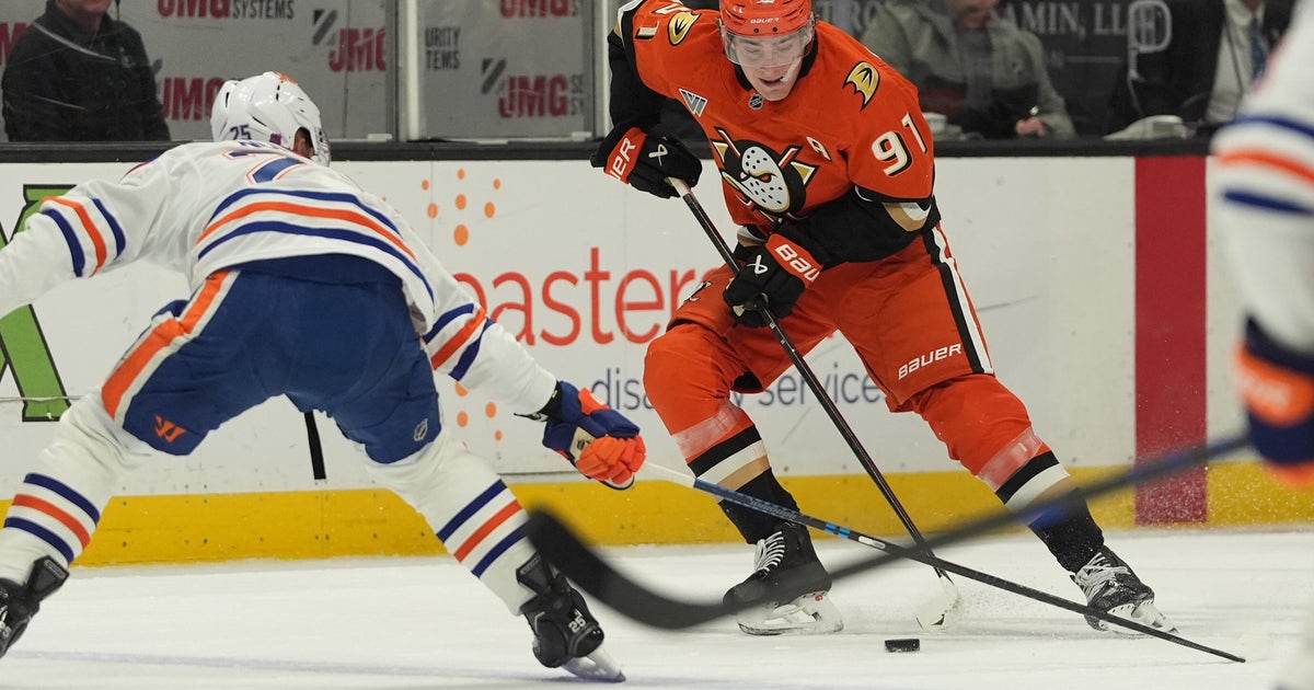 Joel Quenneville gets his 1,000th career win in Ducks' 6-5 comeback victory over Oilers