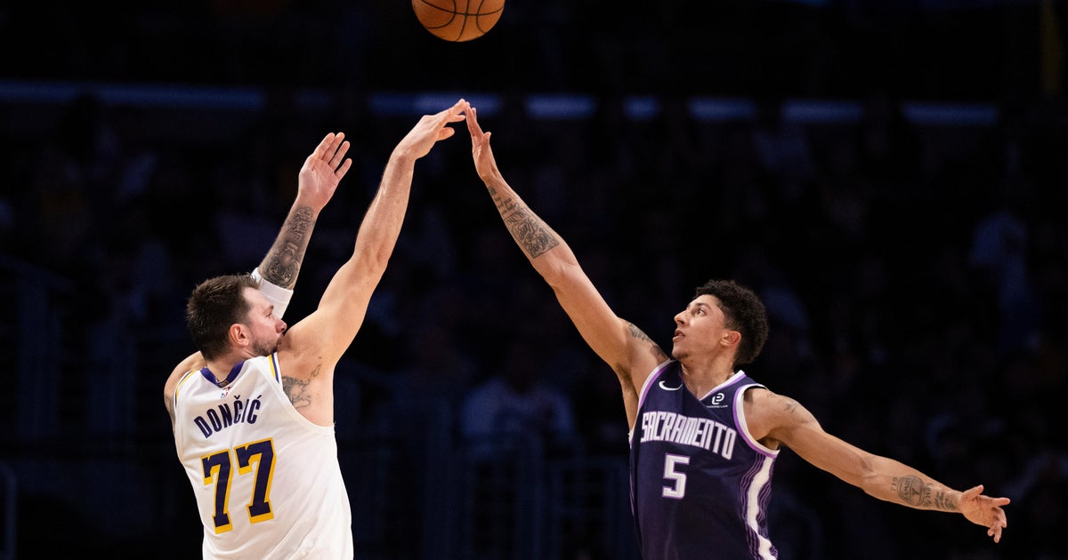 Luka and LeBron lead Lakers past Kings 128-104 to complete back-to-back weekend wins