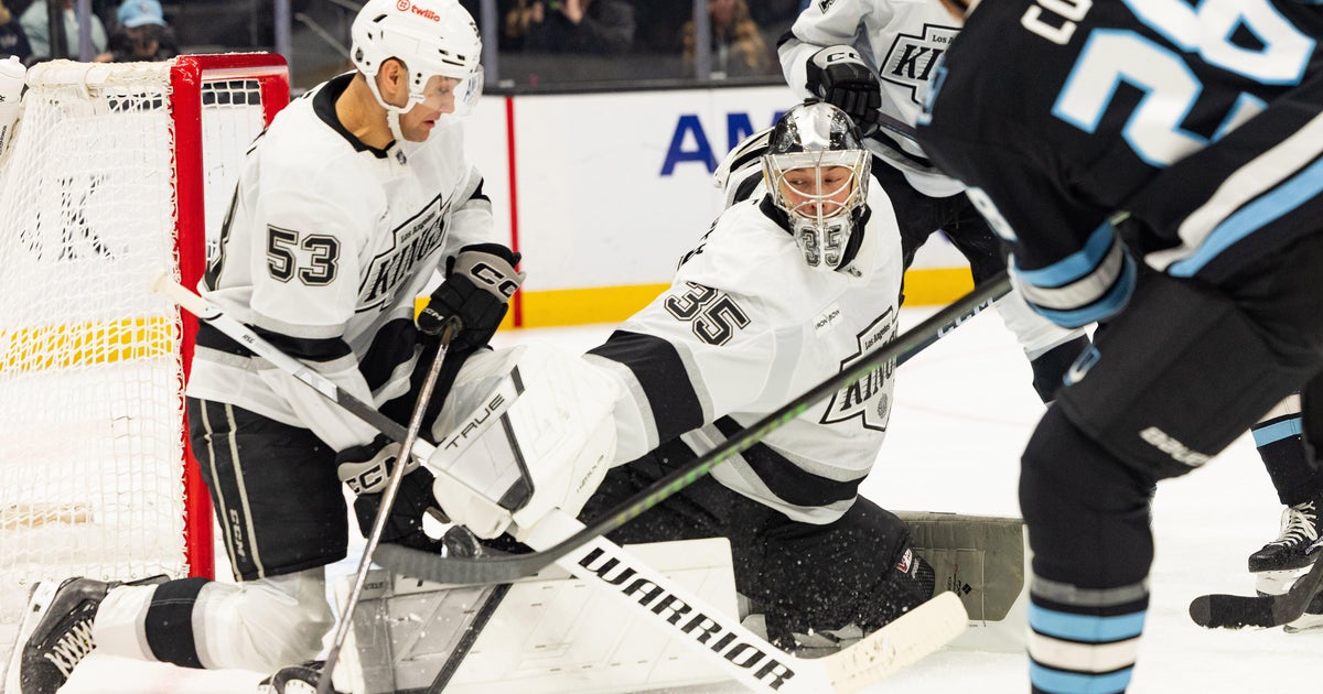 Schmaltz scores in OT to give the Mammoth a 4-3 victory over the Kings