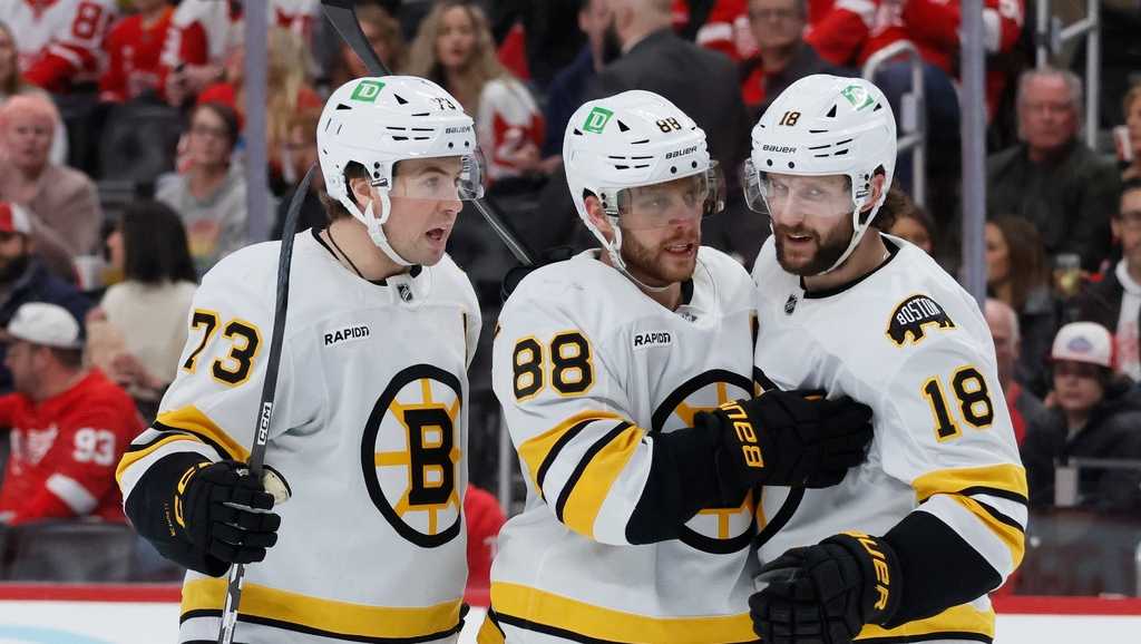 Bruins beat the Red Wings 4-2 in an Eastern Conference wild-card showdown