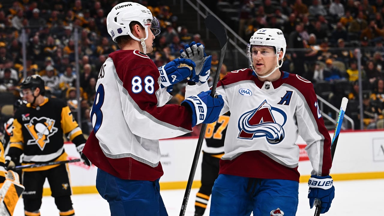Necas scores twice, Avalanche cruise past Penguins for 3rd straight win