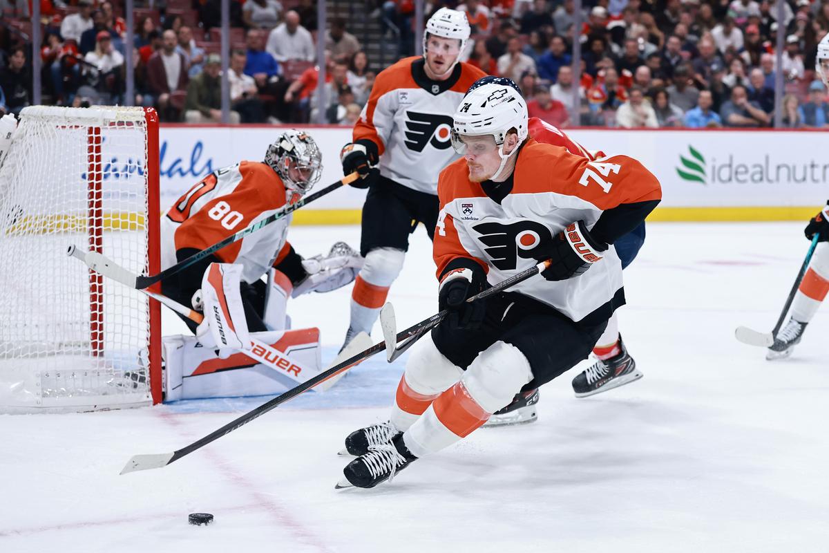 Tippett's Hat Trick Enough as Flyers Hold Off Detroit