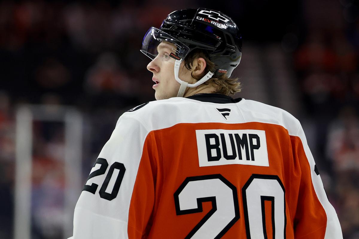 Flyers Roll to Rout of Blackhawks