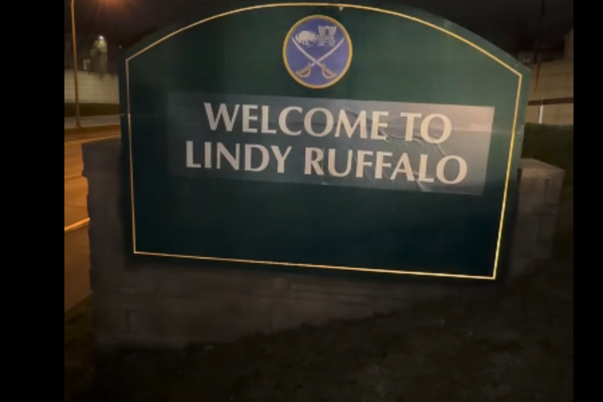 "Welcome to Buffalo" Sign Changed for Buffalo Sabres