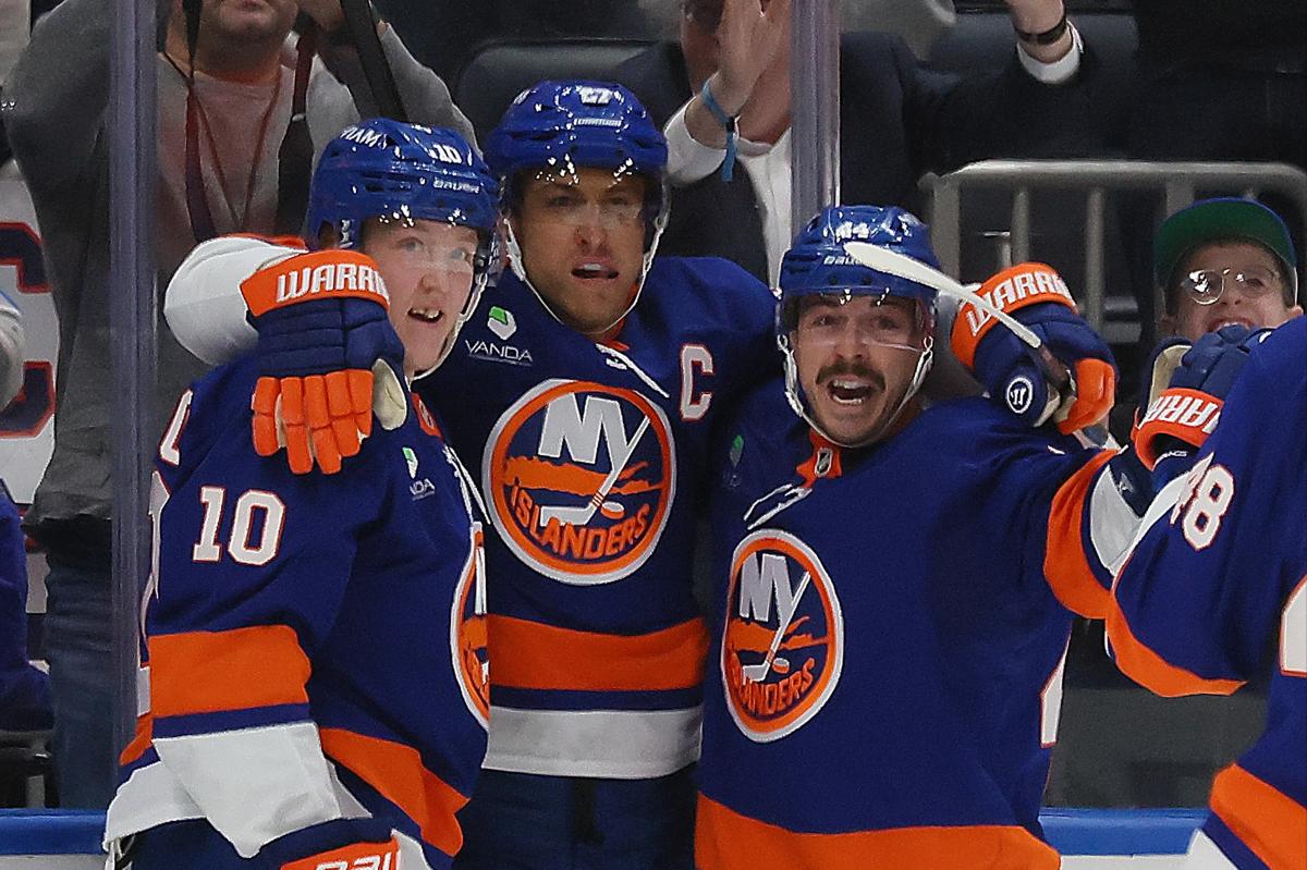 Get $10 when you sign-up to Dabble for Islanders vs. Sharks