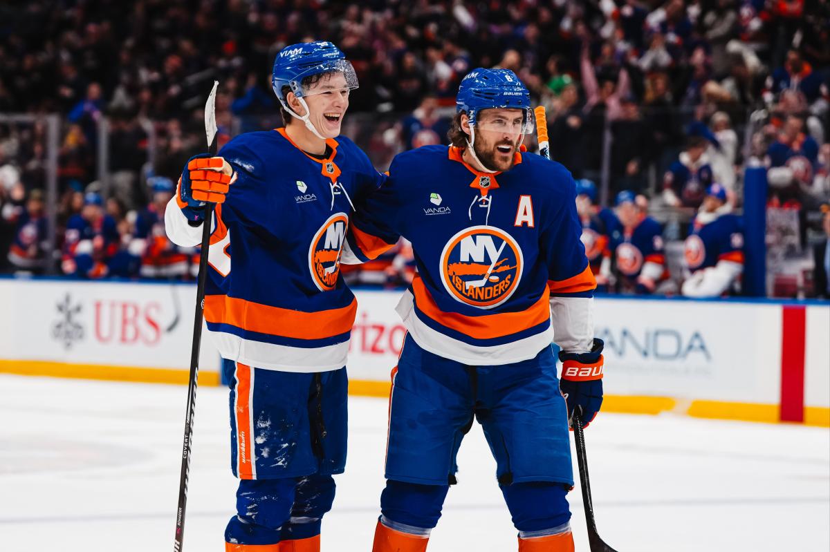 Islanders' Matthew Schaefer, Ryan Pulock relying on each other
